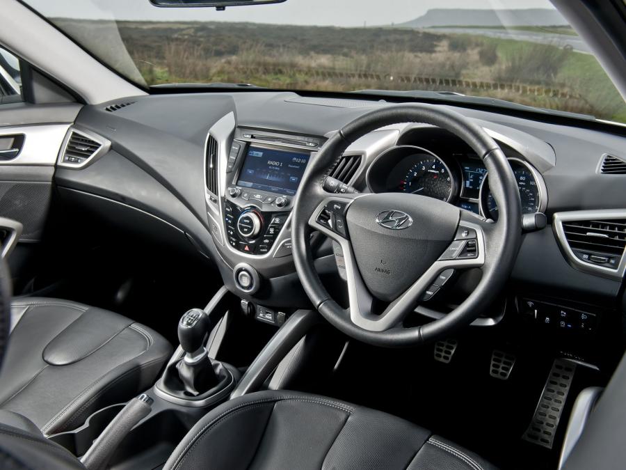  Hyundai Veloster 2012 года  (UK) (фото 2 из 59)
